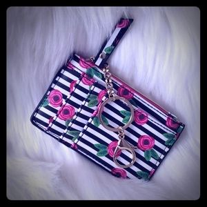 Black & white I.d coin case with flowers